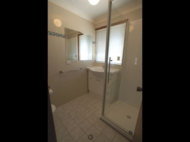 2 Cook Ave, Surf Beach NSW 2536