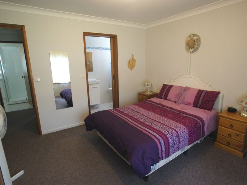 2 Cook Ave, Surf Beach NSW 2536