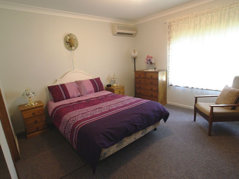 2 Cook Ave, Surf Beach NSW 2536