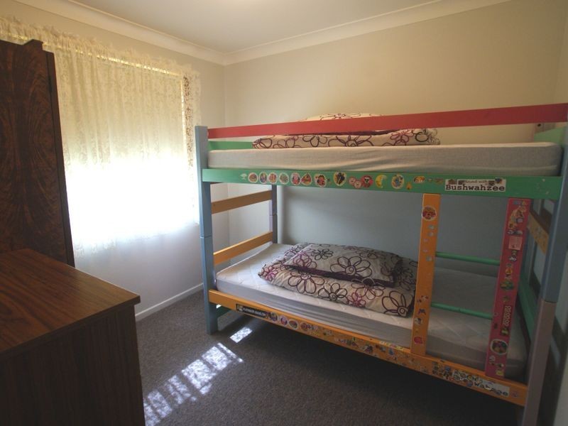 2 Cook Ave, Surf Beach NSW 2536