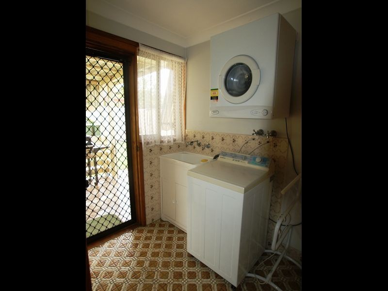 2 Cook Ave, Surf Beach NSW 2536