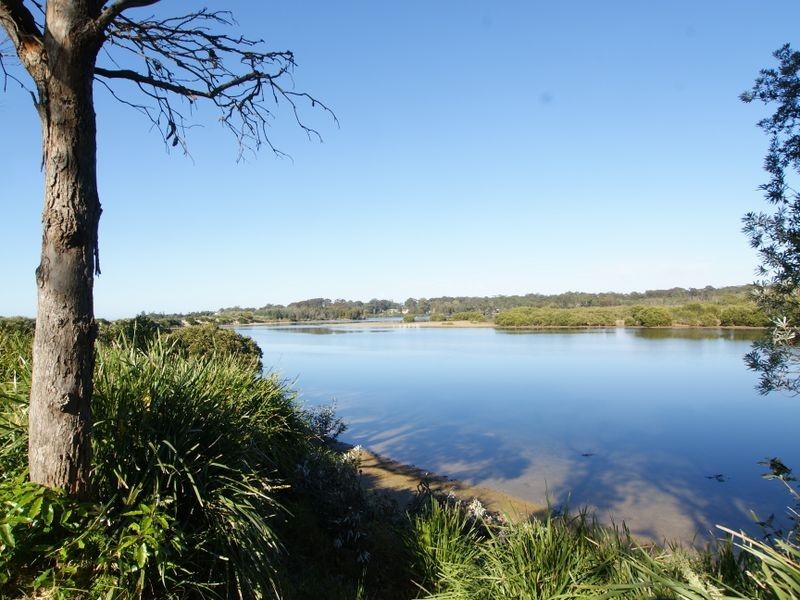 89 Sunpatch Parade, Tomakin NSW 2537