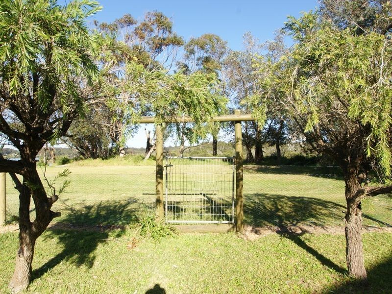 89 Sunpatch Parade, Tomakin NSW 2537