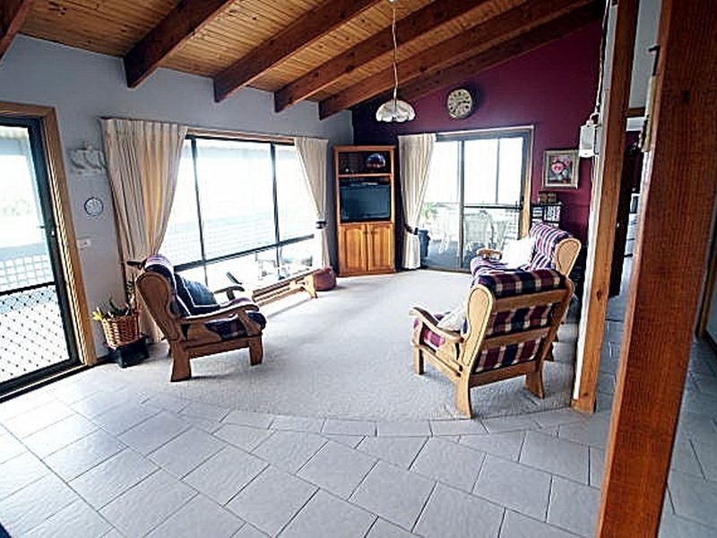 32 Point Parade, Congo NSW 2537