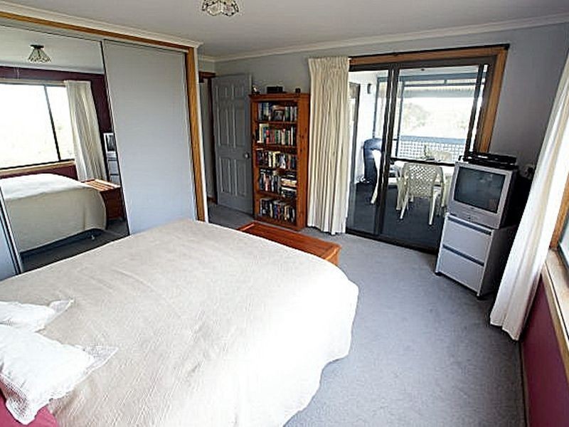 32 Point Parade, Congo NSW 2537