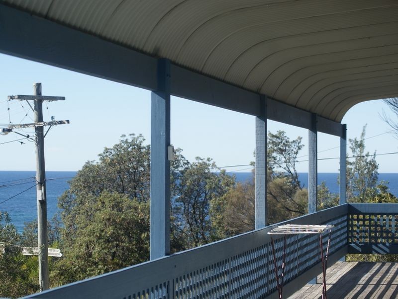 32 Point Parade, Congo NSW 2537