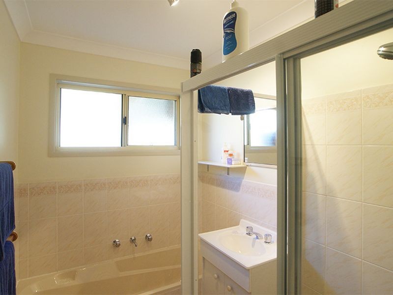 19 Karoola Crescent, Surfside NSW 2536