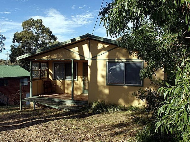 12 Berrima Parade, Surfside NSW 2536