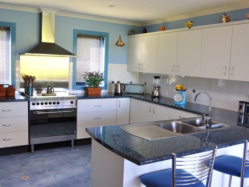 6 Burri Palm Way, Batemans Bay North NSW 2536