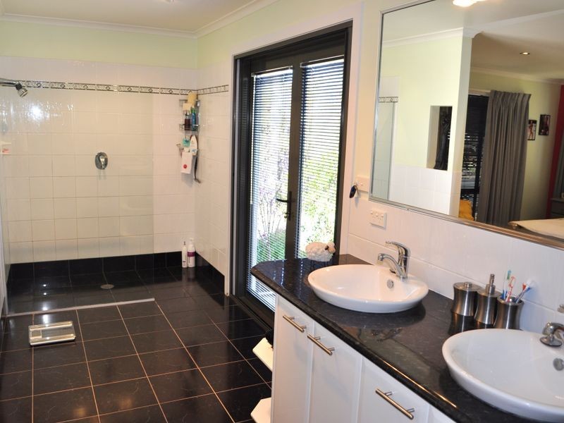 6 Burri Palm Way, Batemans Bay North NSW 2536