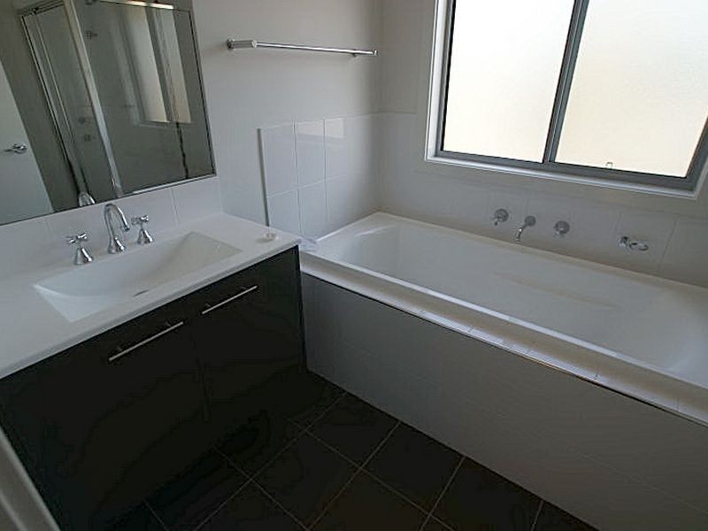 4 Martin Place, Broulee NSW 2537