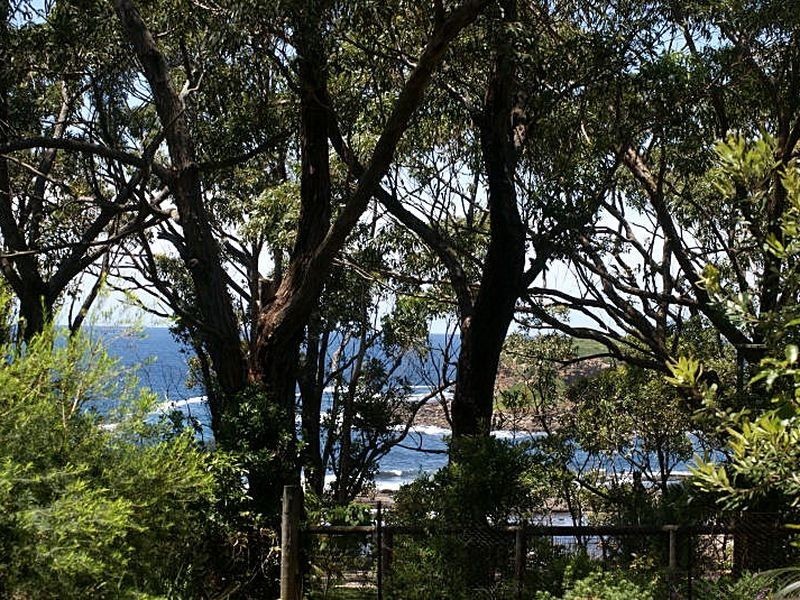 26 Depot Beach Road, Batehaven NSW 2536