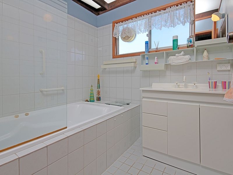 610 Beach Road, Surf Beach NSW 2536