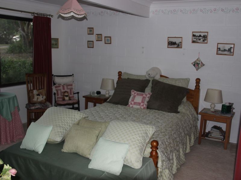 11 Alcheringa Lane, Bingie NSW 2537