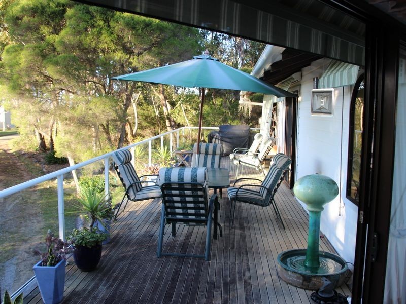 11 Alcheringa Lane, Bingie NSW 2537