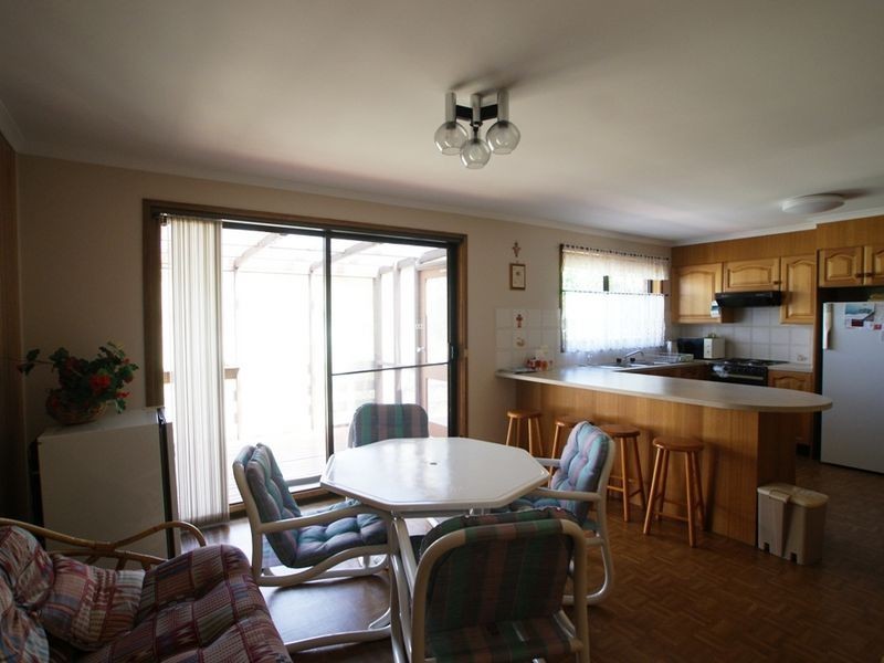 6 Berry Place, Surf Beach NSW 2536