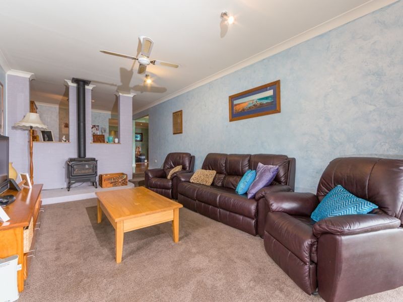 25 Joseph Street, Batehaven NSW 2536