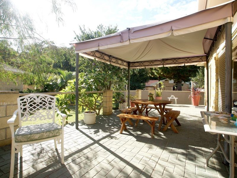 8 Eugenia Place, Maloneys Beach NSW 2536