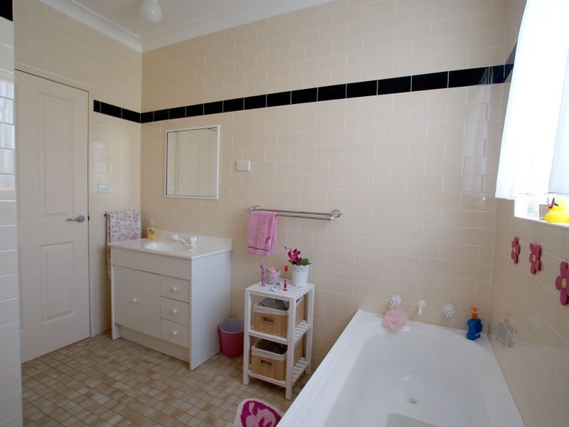 8 Eugenia Place, Maloneys Beach NSW 2536