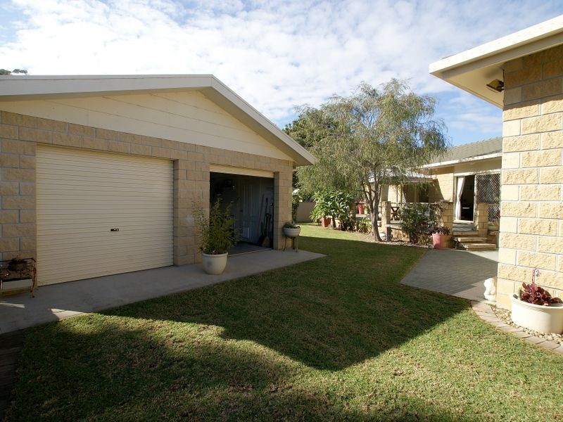 8 Eugenia Place, Maloneys Beach NSW 2536