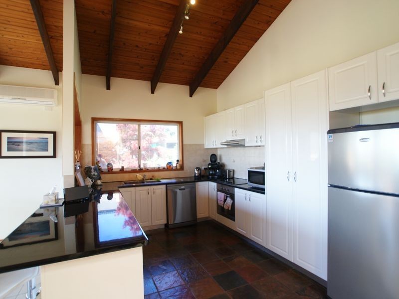 1/28 Calton Road, Batehaven NSW 2536