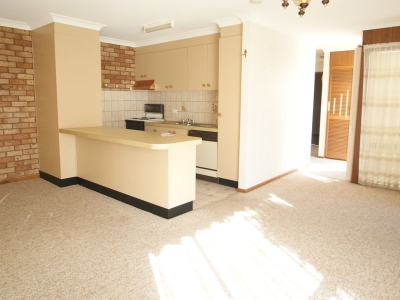 2/6 Eric Fenning Drive, Surf Beach NSW 2536