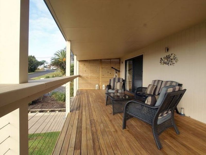 16 Ocean Road, Batehaven NSW 2536