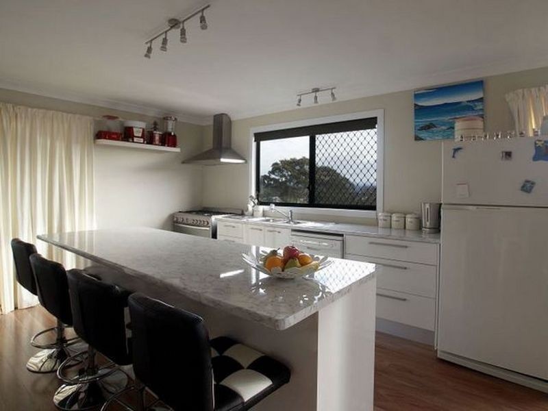 16 Ocean Road, Batehaven NSW 2536