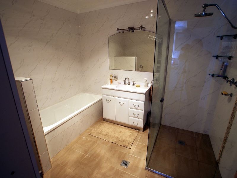 16 Ocean Road, Batehaven NSW 2536