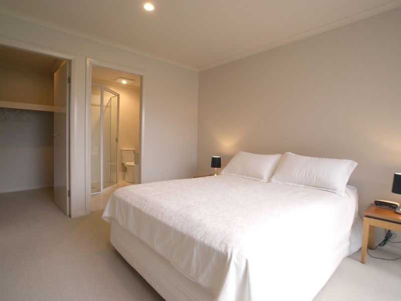 9 Lawson Place, Sunshine Bay NSW 2536