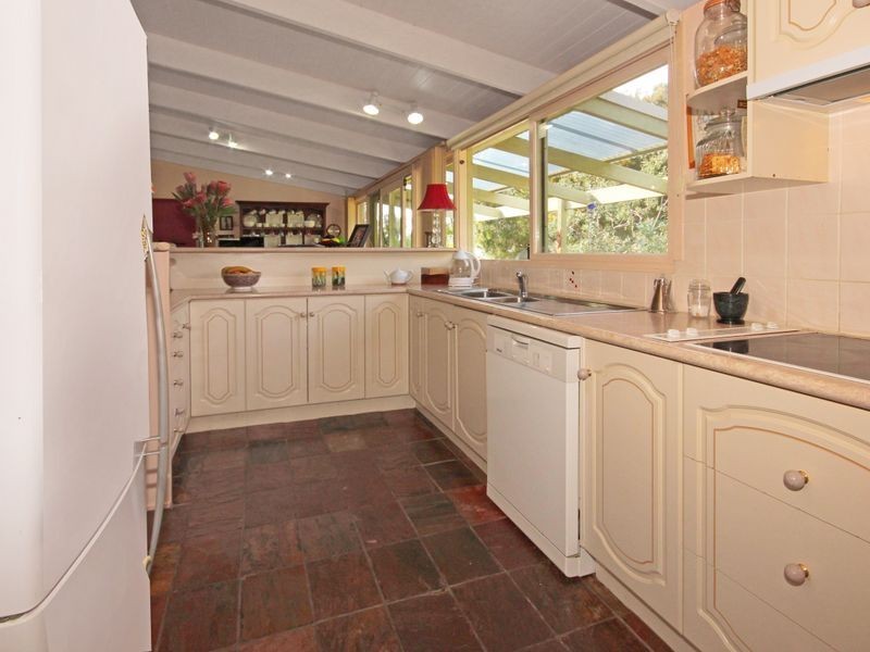 20 Beechwood Court, Sunshine Bay NSW 2536