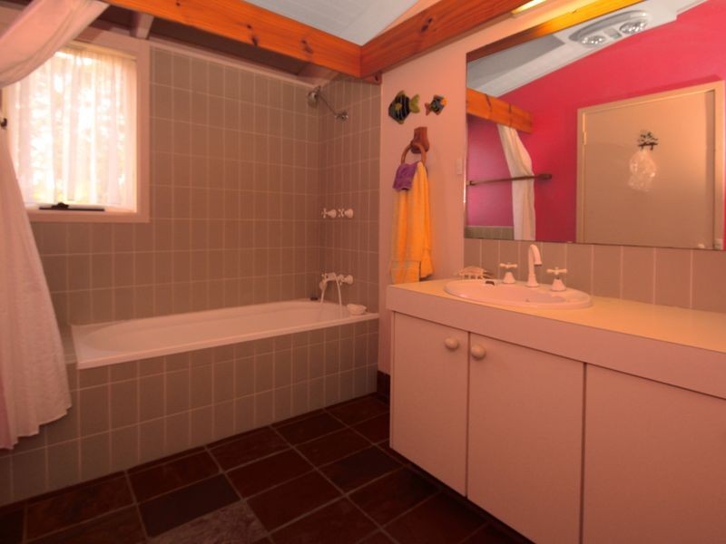 20 Beechwood Court, Sunshine Bay NSW 2536