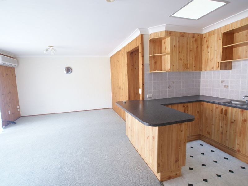 2/4 Drinnan Close, Surf Beach NSW 2536