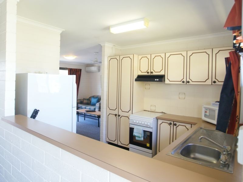 8/2-4 Matthew Pde, Batehaven NSW 2536