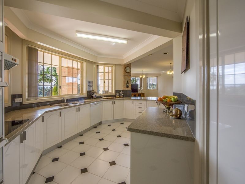 12 Blaxland Crescent, Sunshine Bay NSW 2536