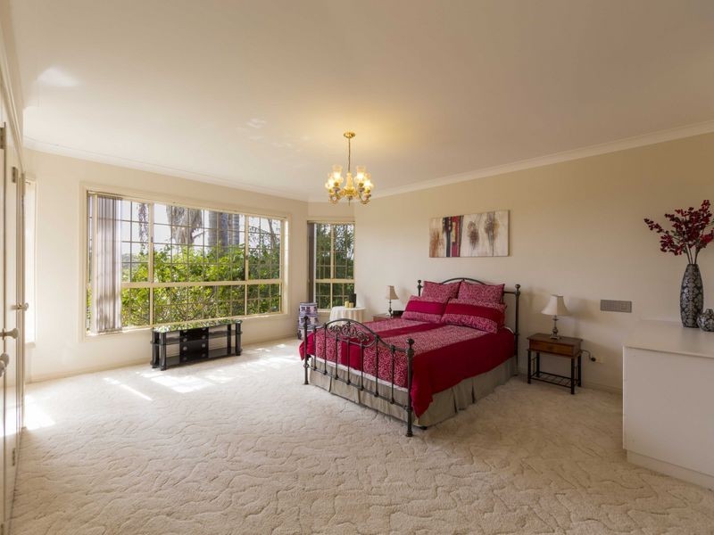 12 Blaxland Crescent, Sunshine Bay NSW 2536