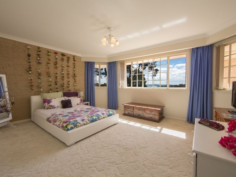 12 Blaxland Crescent, Sunshine Bay NSW 2536