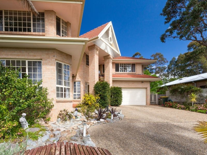 12 Blaxland Crescent, Sunshine Bay NSW 2536