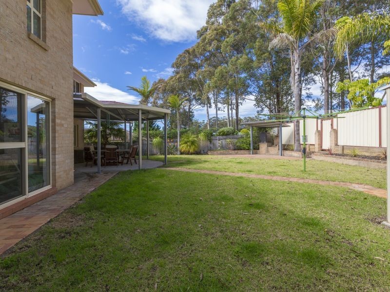 12 Blaxland Crescent, Sunshine Bay NSW 2536