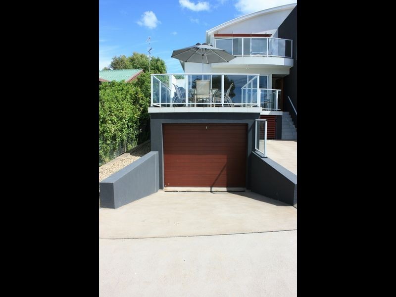 4B Marjorie Crescent, Batehaven NSW 2536
