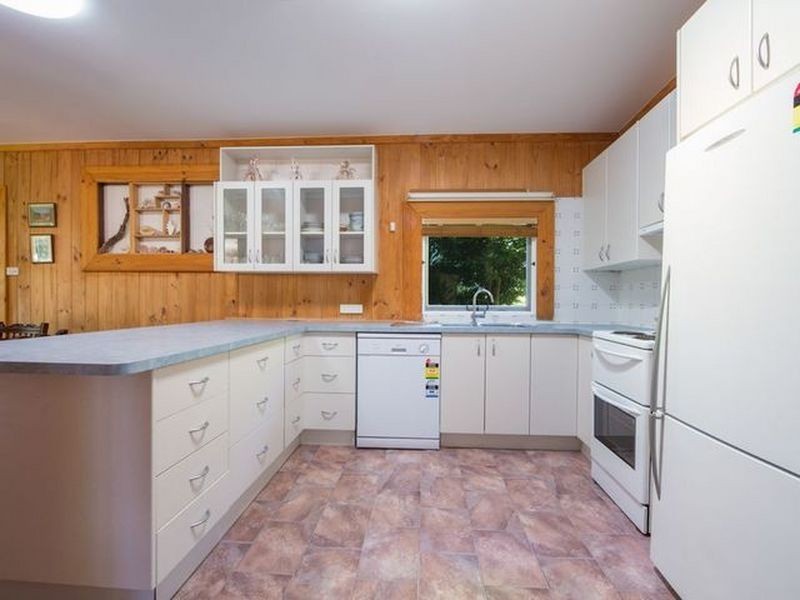 19 Chauvel Crescent, Tuross Head NSW 2537