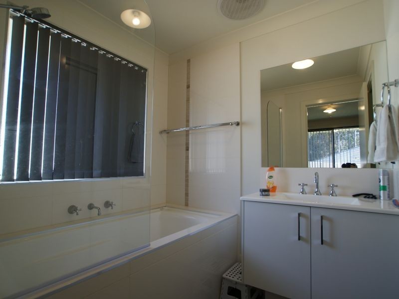 11 Luks Way, Sunshine Bay NSW 2536