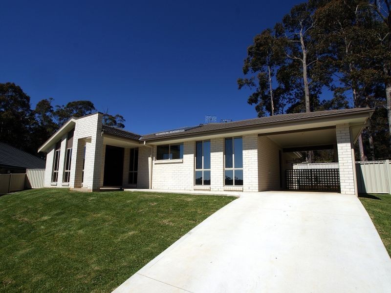 11 Luks Way, Sunshine Bay NSW 2536