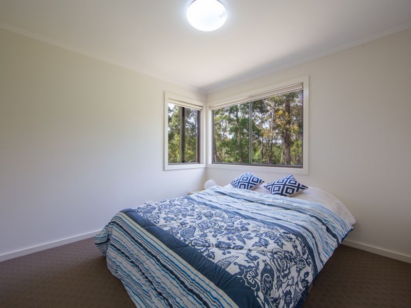 19 Oakwood Way, Catalina NSW 2536