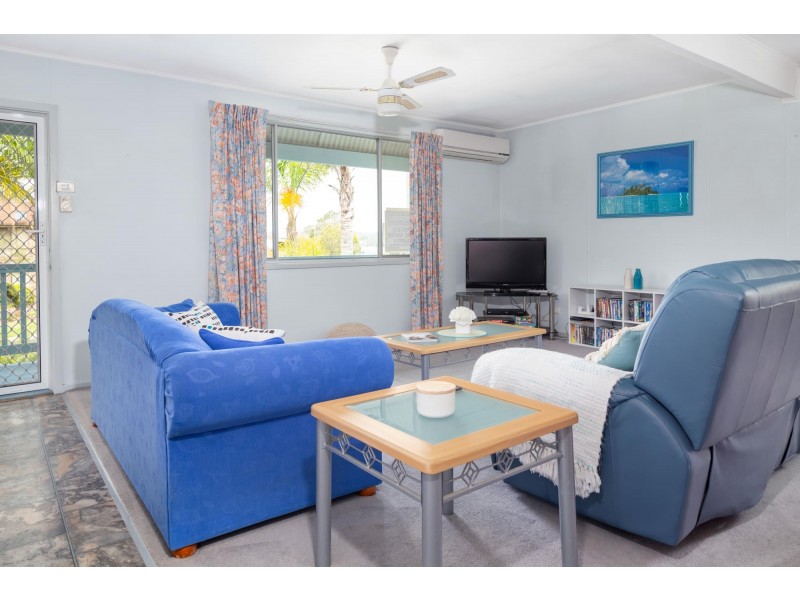 27 Timbara Crescent, Surfside NSW 2536