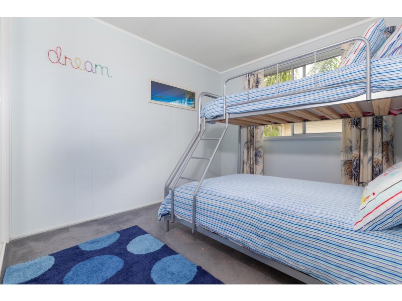 27 Timbara Crescent, Surfside NSW 2536