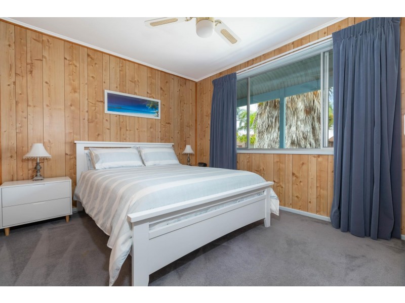 27 Timbara Crescent, Surfside NSW 2536