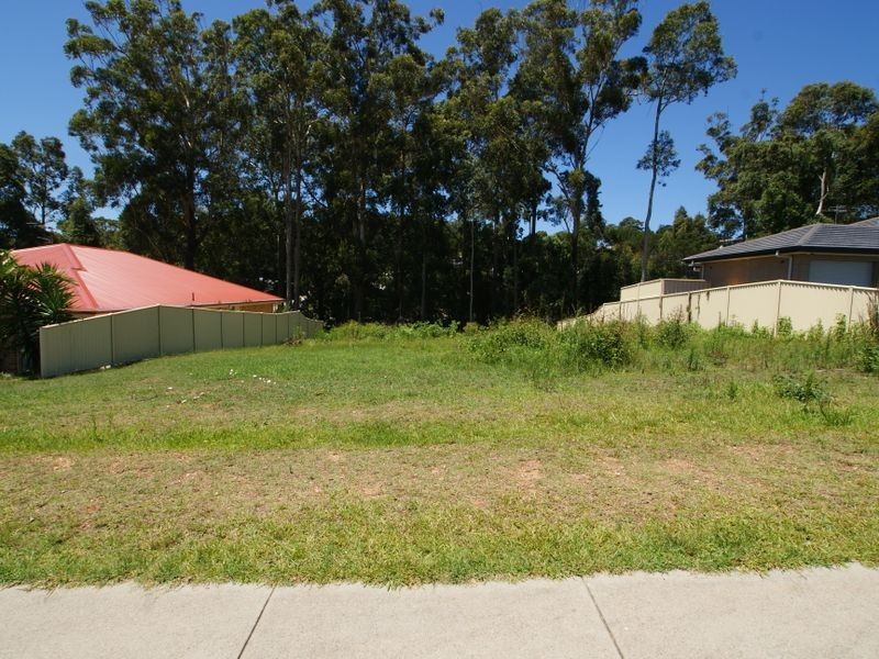 33 Courtenay Crescent, Long Beach NSW 2536