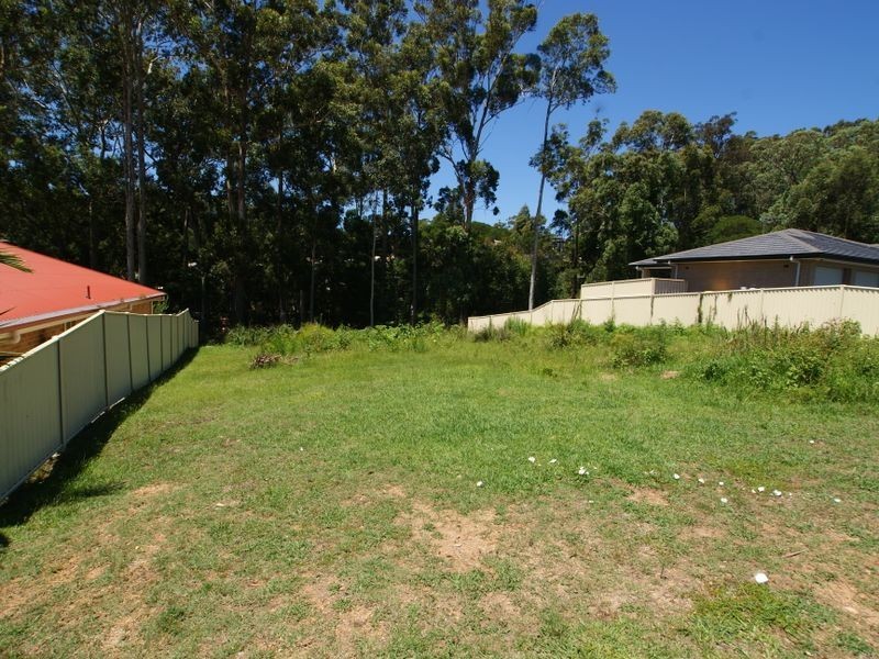 33 Courtenay Crescent, Long Beach NSW 2536