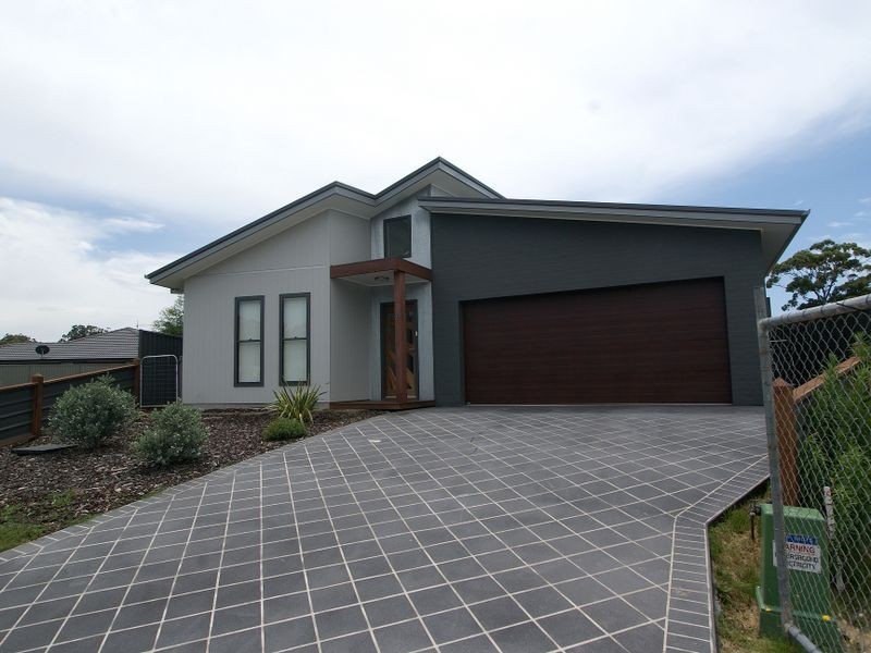 17 Griffiths Run, Broulee NSW 2537